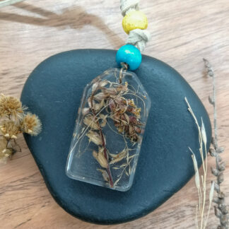 handpicked wildflower resin keyring